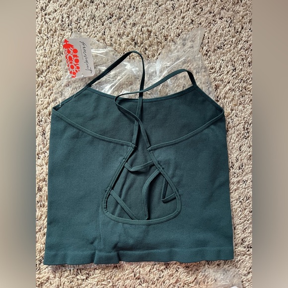 Free People Movement Tighten Up Strappy Back Tank in Evergreen. Size M/L NWT - Picture 2 of 5